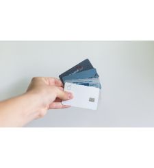 can-fintech-companies-outperform-traditional-lenders-by-offering-their-own-credit-cards